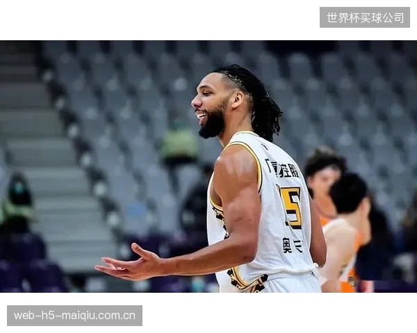 奥卡福和里德尔等年轻球员的崛起为球队注入活力,他们可能成为世界杯上的奇兵角色。 奥卡福和里德尔等年轻球员的崛起为球队注入活力,他们可能成为世界杯上的奇兵角色。